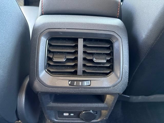 Used 2024 Volkswagen Tiguan SE AWD/4WD image 12