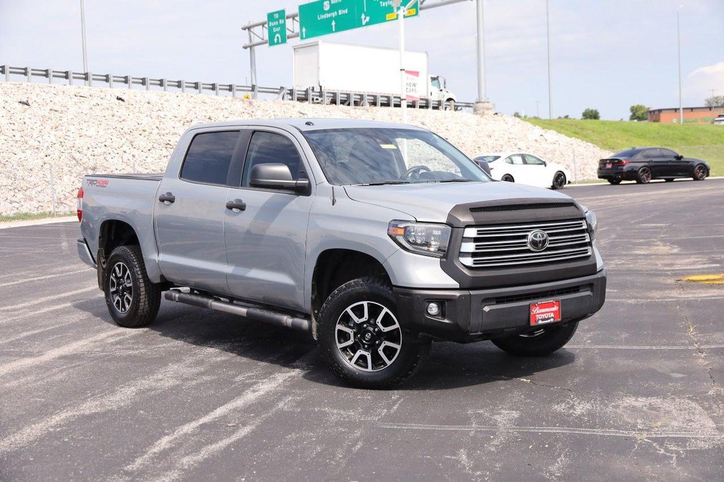 Used 2019 Toyota Tundra Limited w/ Limited Premium Package AWD/4WD image 2