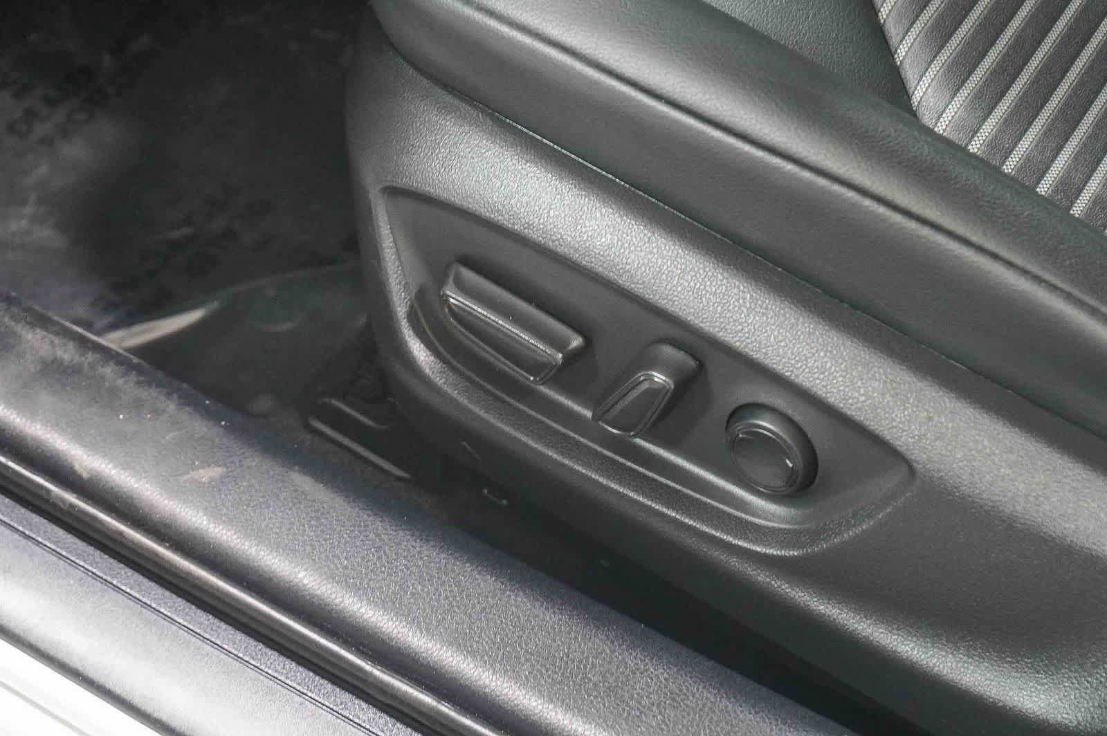 Certified 2021 Toyota Camry SE w/ Convenience Package image 23