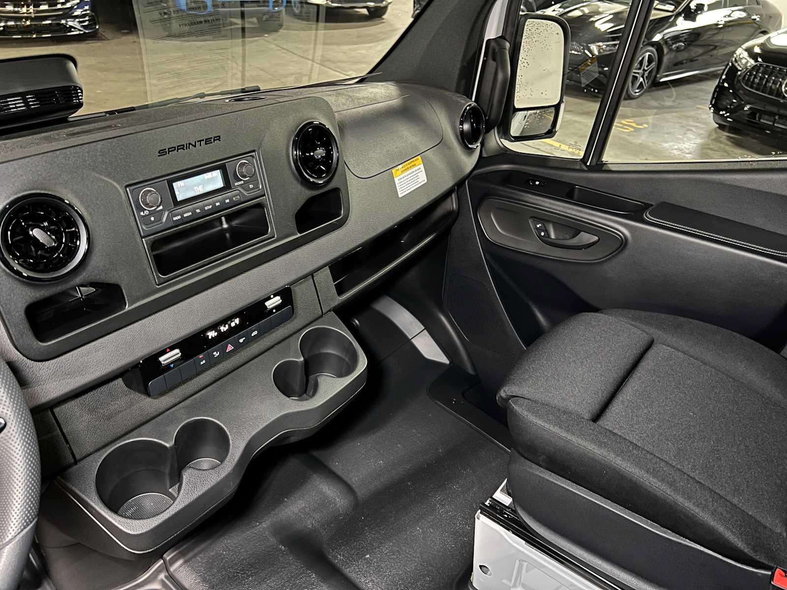 Used 2025 Mercedes-Benz Sprinter 2500 image 32