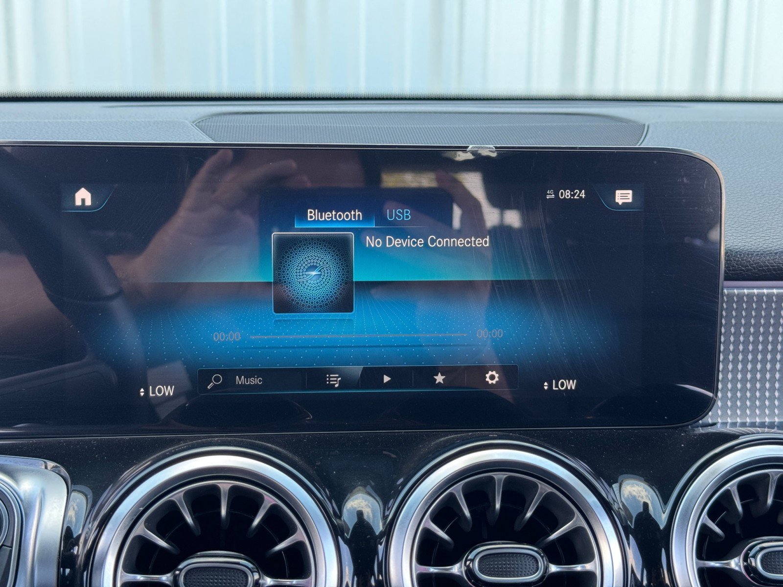 Used 2023 Mercedes-Benz GLB 250 w/ Premium Package image 27