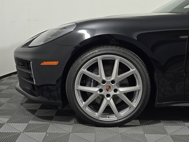 Certified 2025 Porsche Panamera 4 image 11