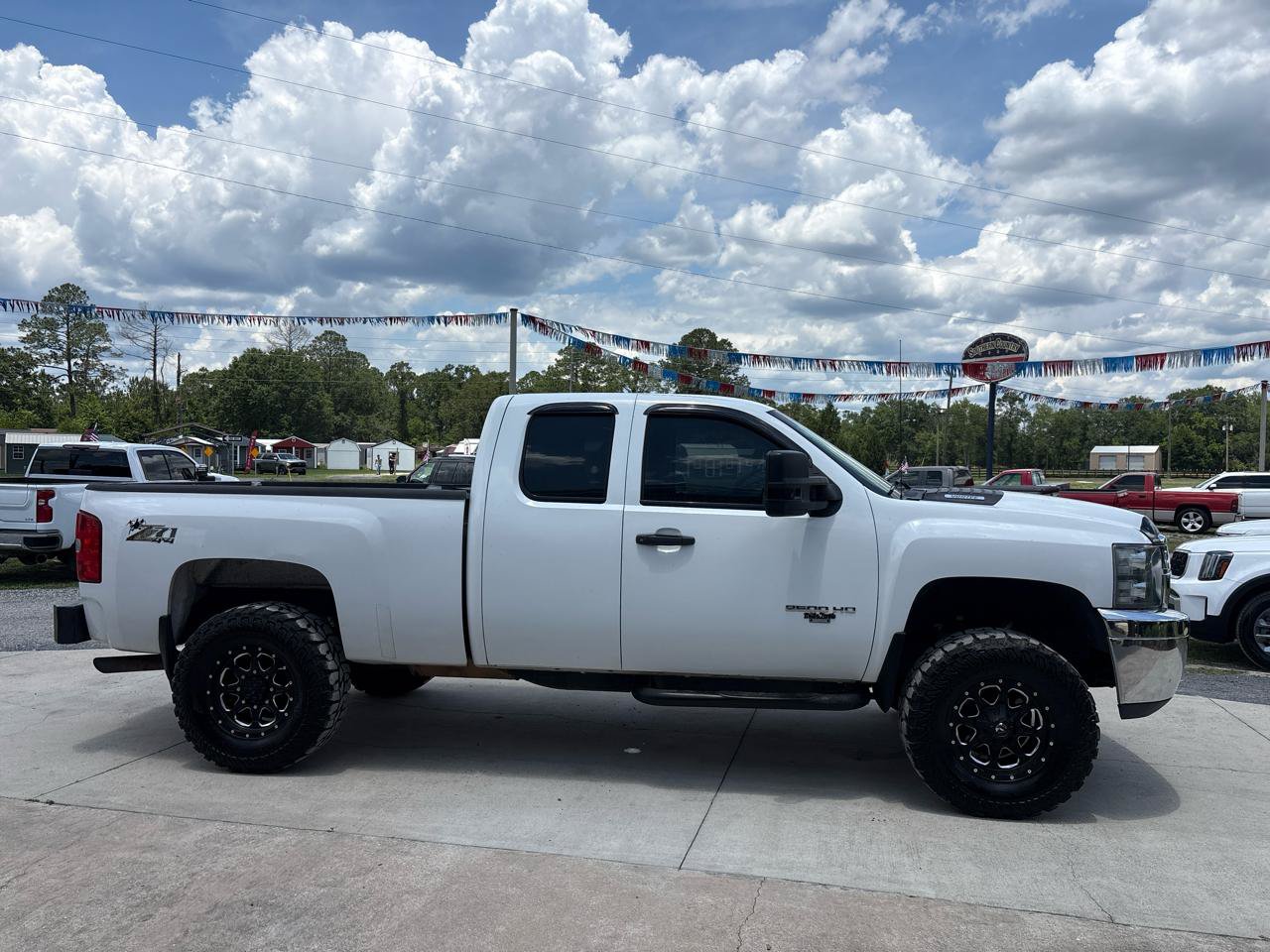 Used 2011 Chevrolet Silverado 2500 W/T AWD/4WD image 4