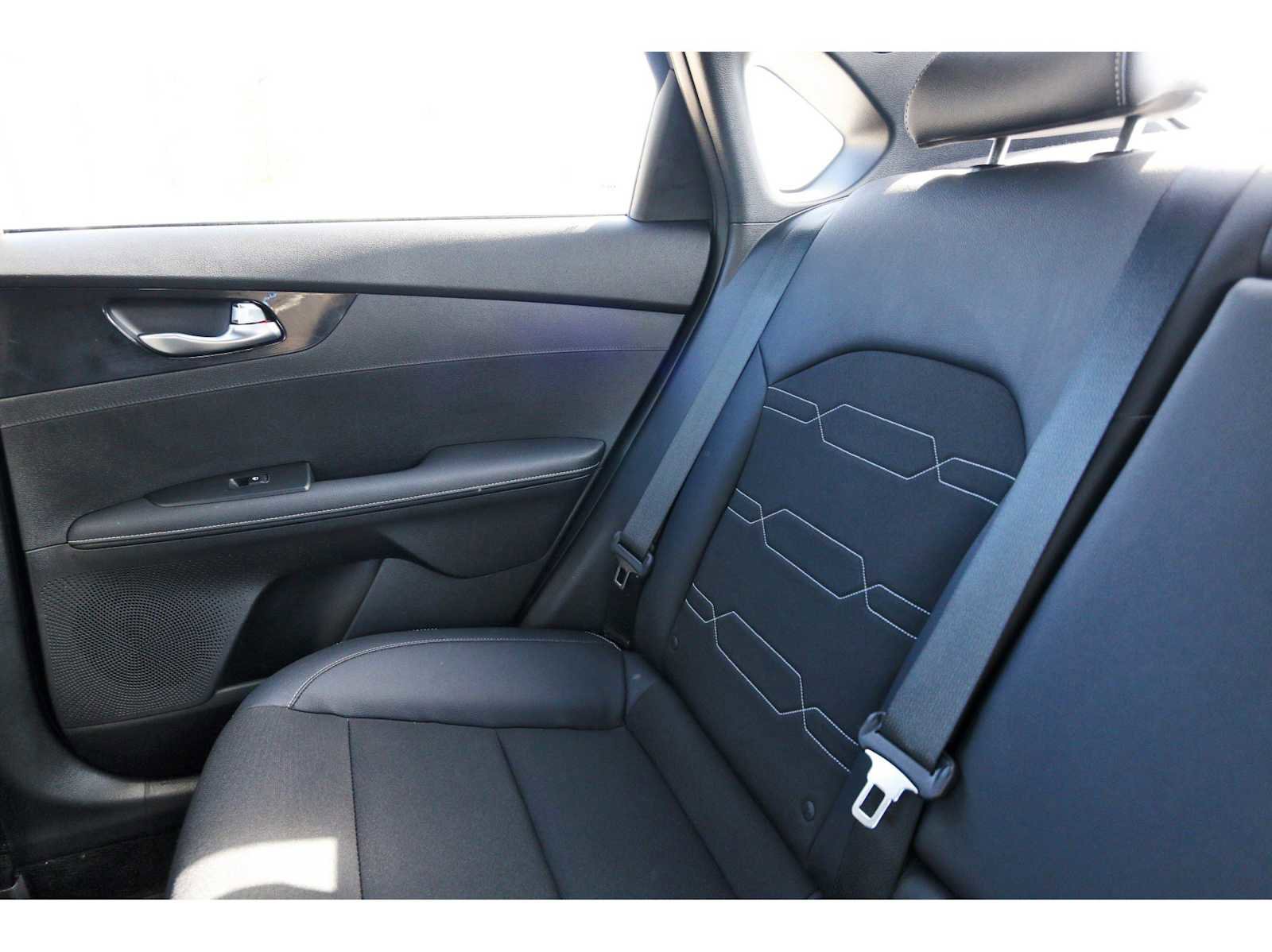 Used 2024 Kia Forte GT-Line w/ GT-Line Premium Package image 9