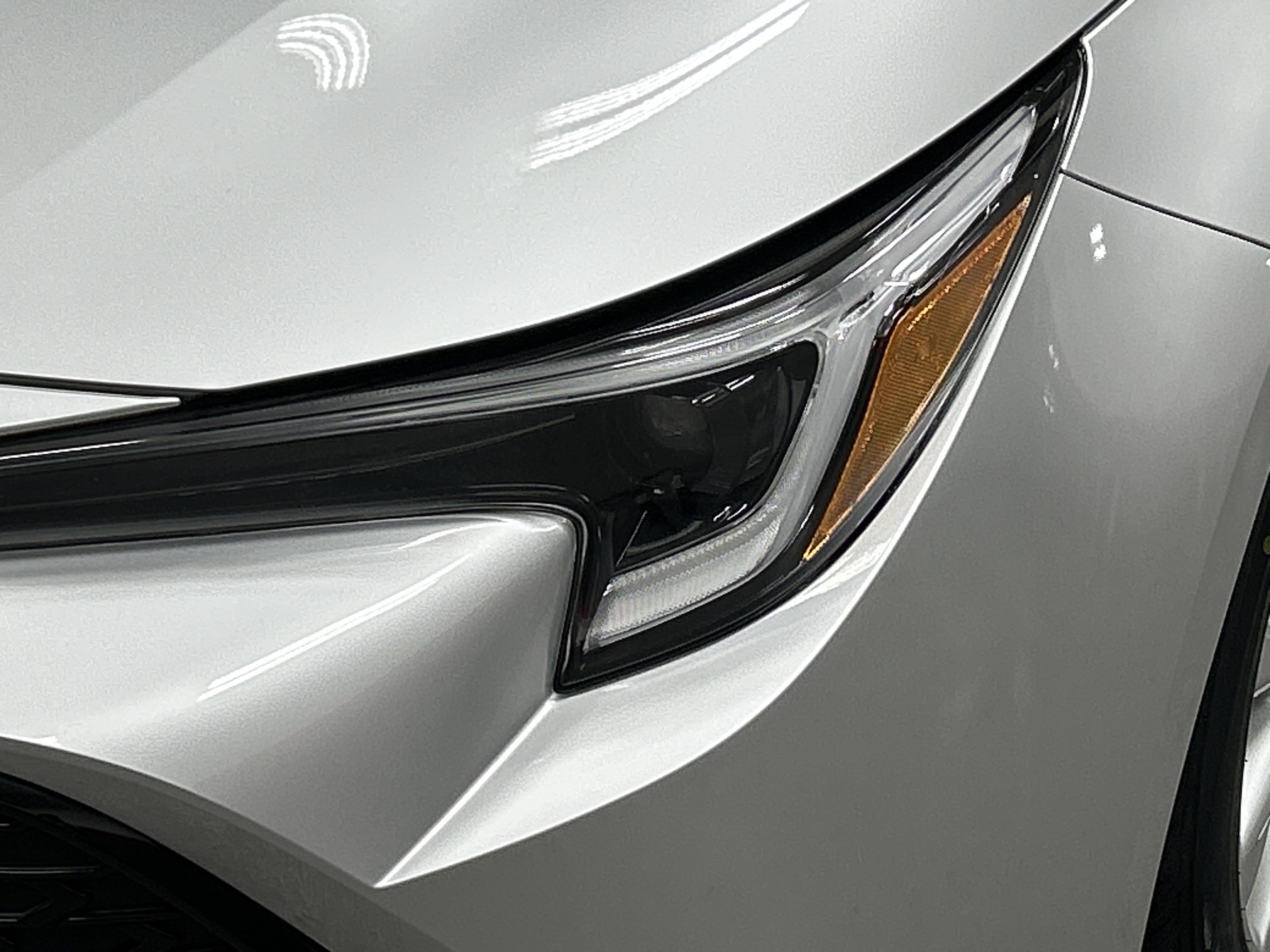 Used 2023 Toyota Corolla SE FWD image 6