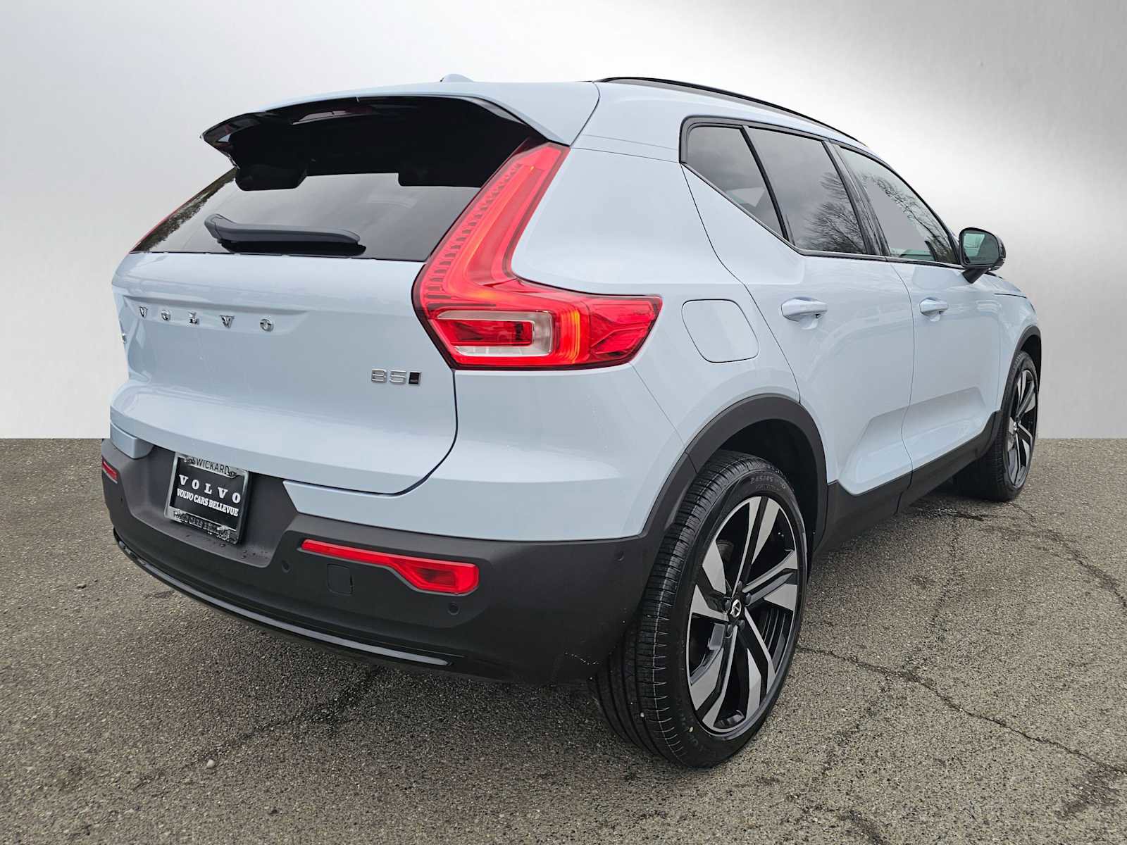 New 2026 Volvo XC40 B5 Plus w/ Protection Package Premier image 3