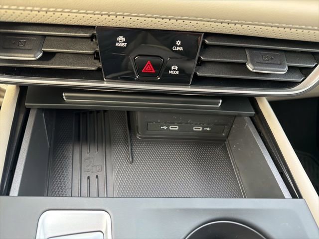 Used 2025 Volkswagen Atlas SE image 13