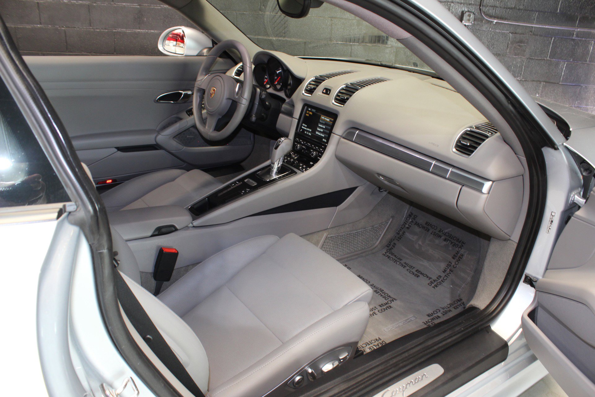 Used 2015 Porsche Cayman image 32