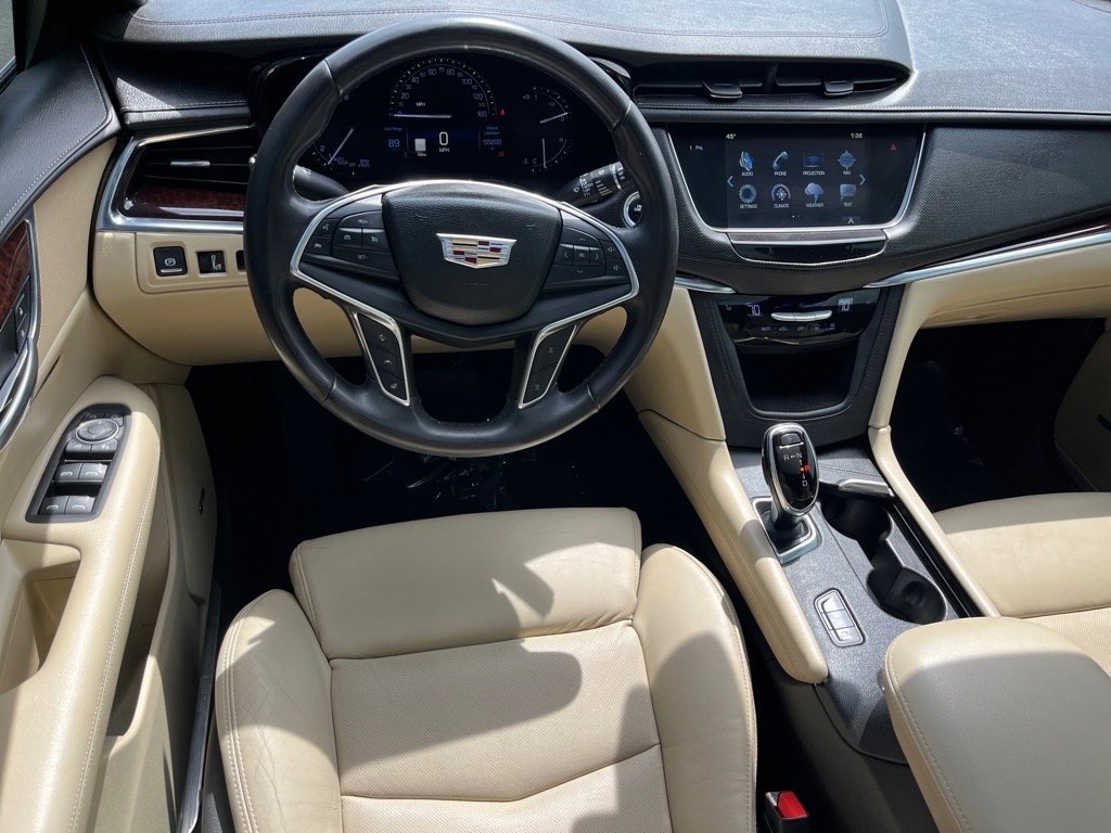 Used 2017 Cadillac XT5 Luxury w/ Driver Awareness Package image 10