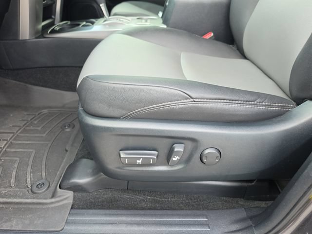 Used 2022 Toyota 4Runner SR5 Premium w/ Moonroof Package RWD image 16
