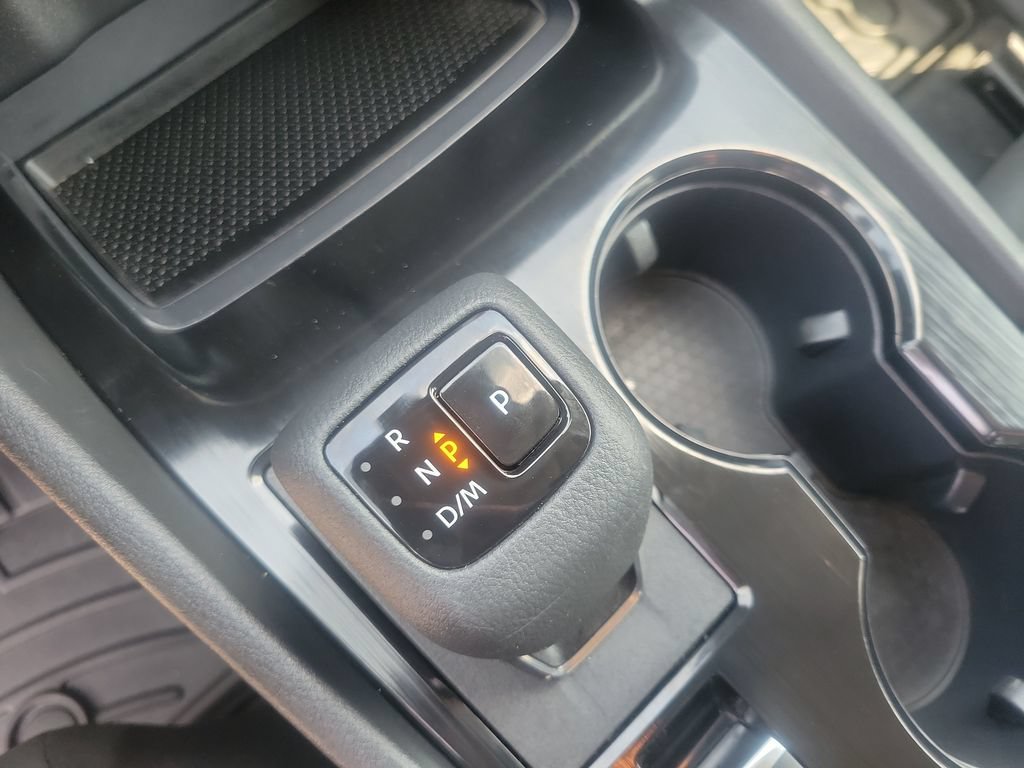 Used 2024 Nissan Rogue S FWD image 21