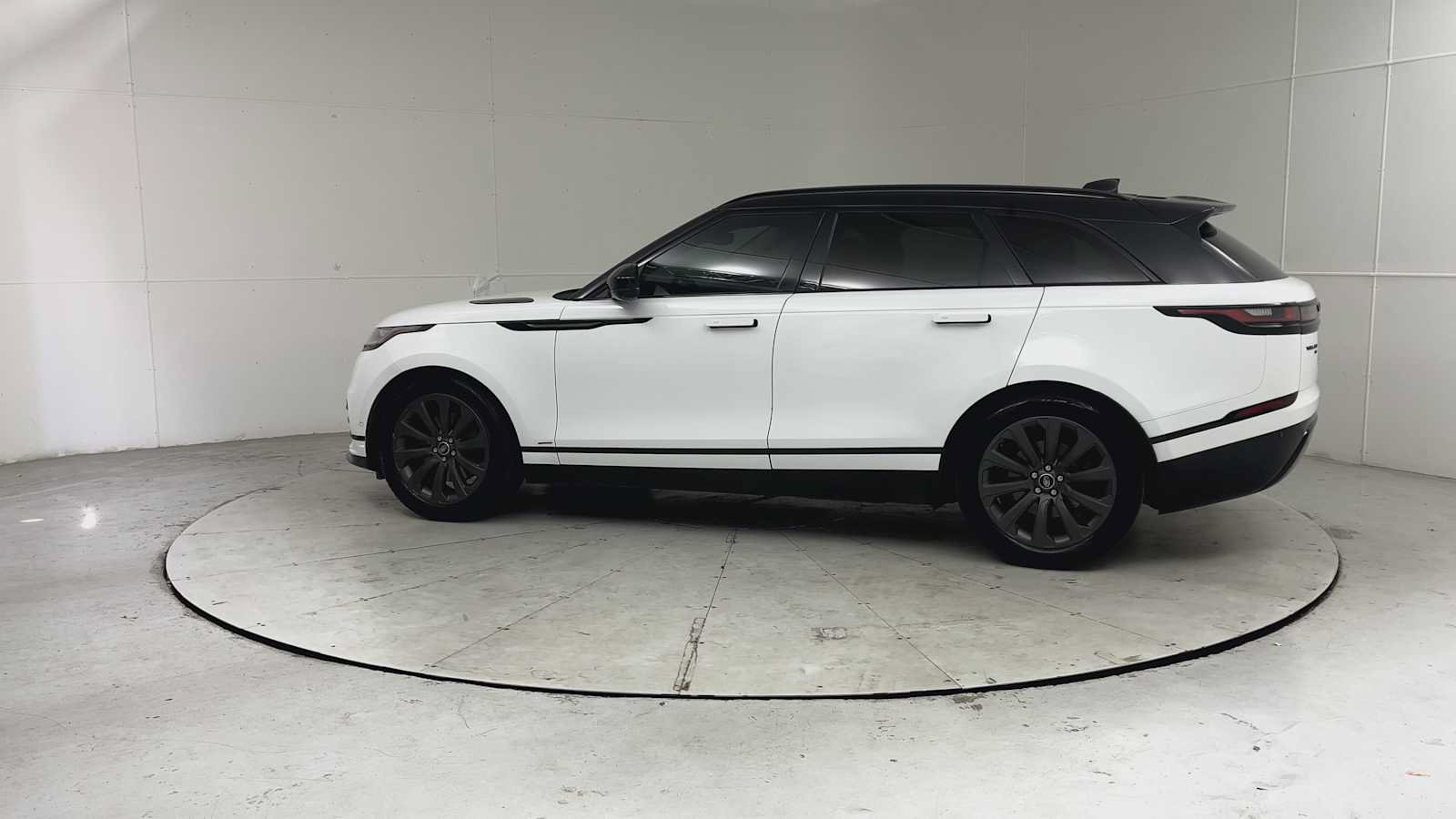 Used 2021 Land Rover Range Rover Velar R-Dynamic S AWD/4WD image 4