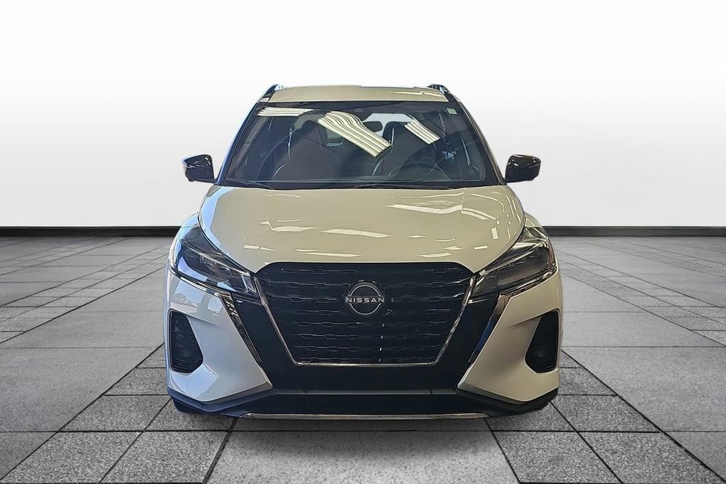 Used 2022 Nissan Kicks SR w/ Premium Package FWD image 8