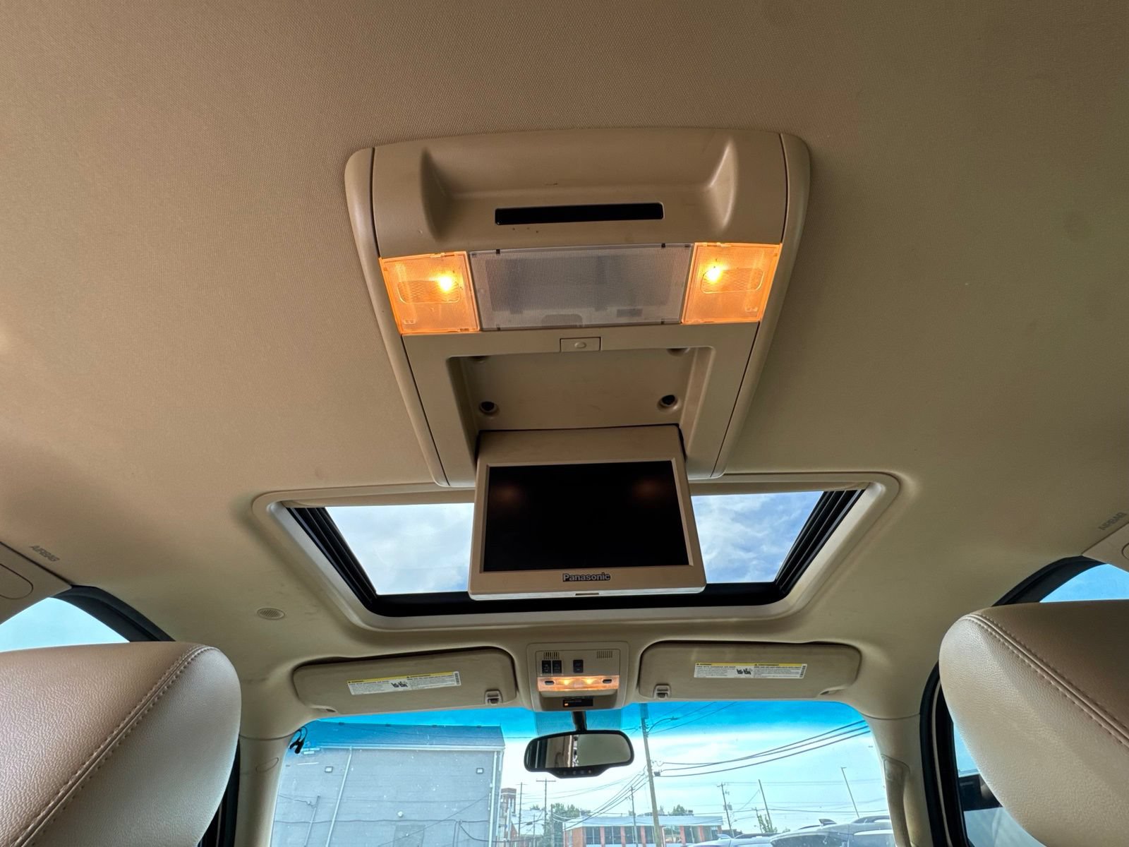 Used 2012 Chevrolet Suburban LTZ AWD/4WD image 27
