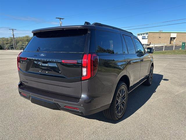 New 2025 Ford Expedition Platinum image 4