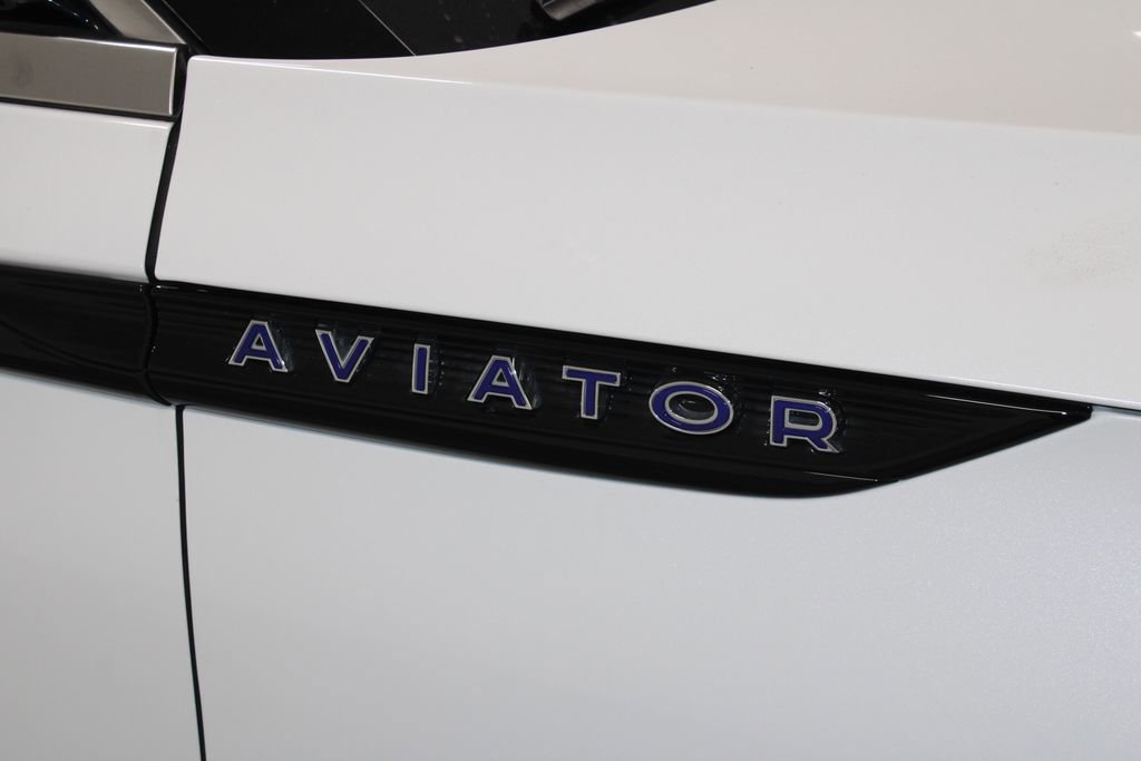 Used 2022 Lincoln Aviator Grand Touring w/ Equipment Group 301A image 11