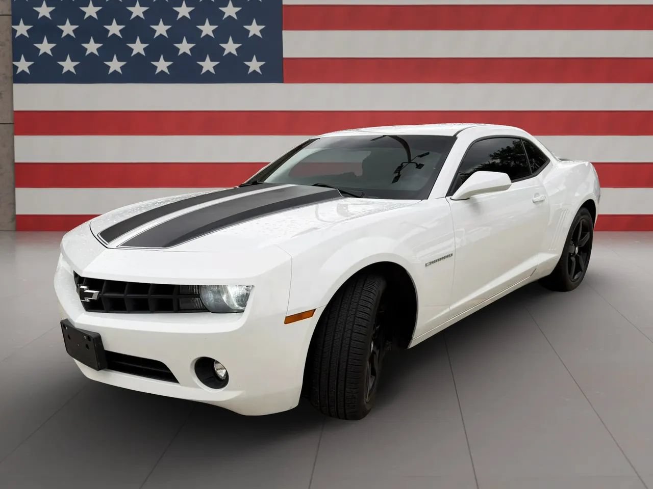 Used 2010 Chevrolet Camaro LT w/ Black Stripe Package RWD image 3