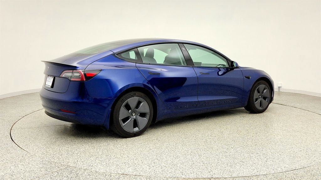 Used 2023 Tesla Model 3 Standard Range image 5