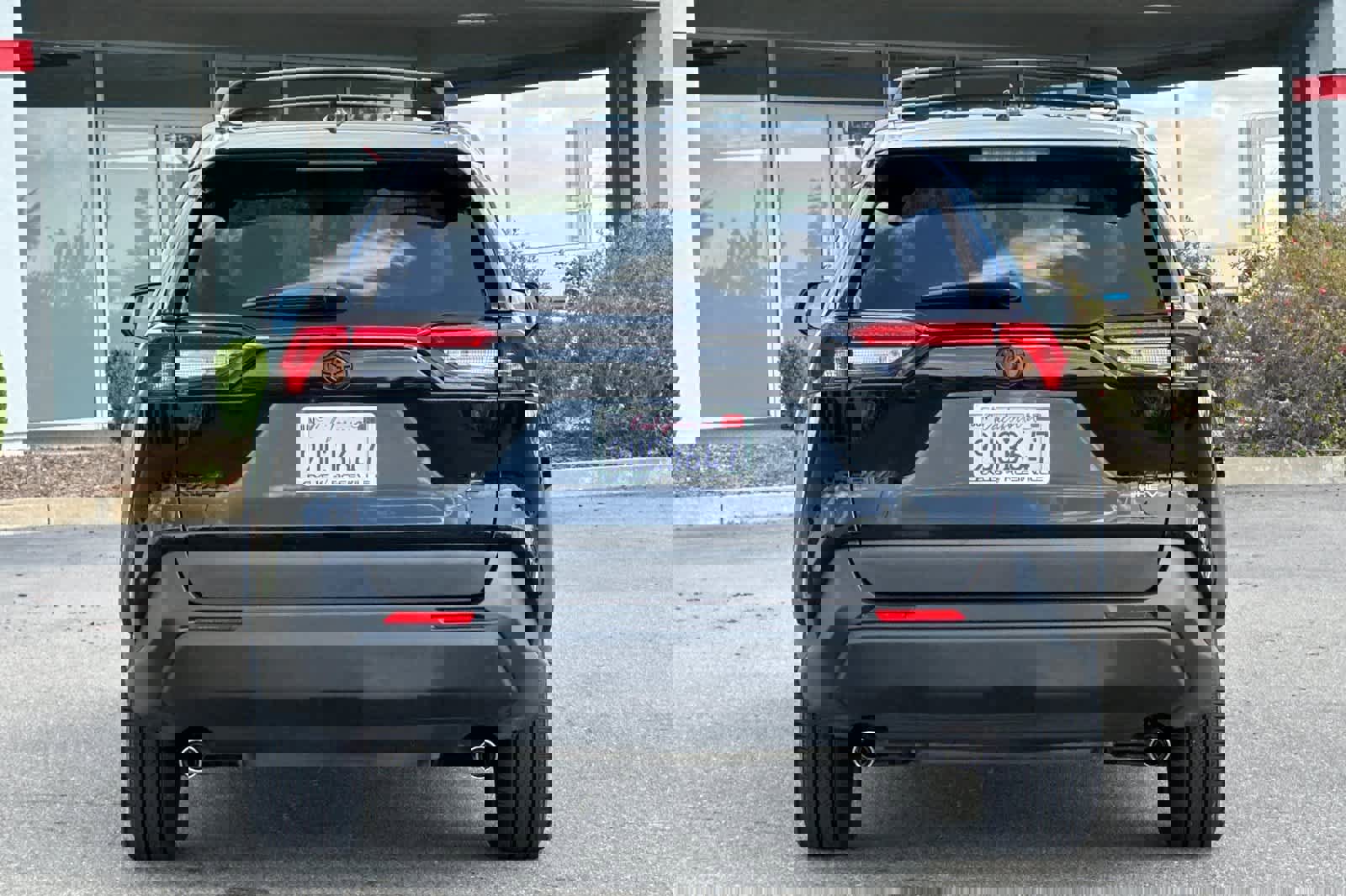 Used 2025 Toyota RAV4 LE AWD/4WD image 8