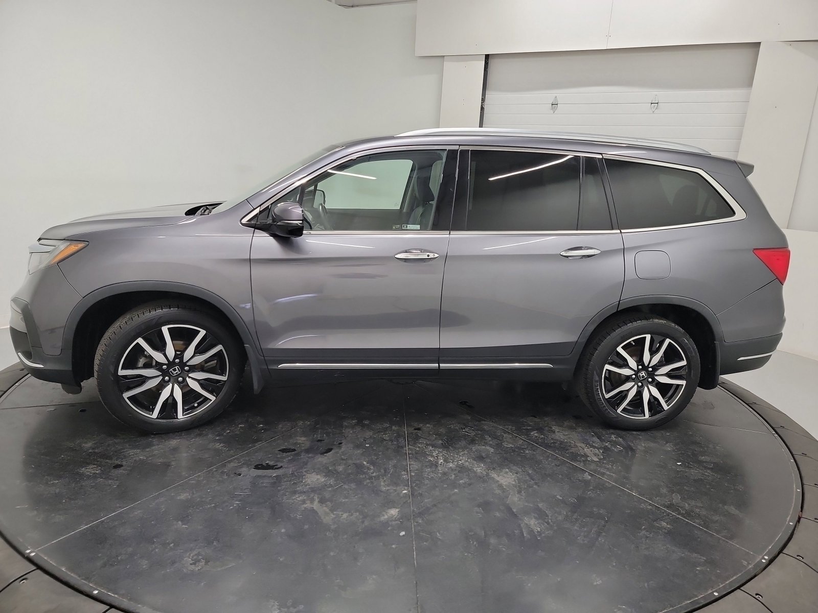 Used 2020 Honda Pilot Touring image 4