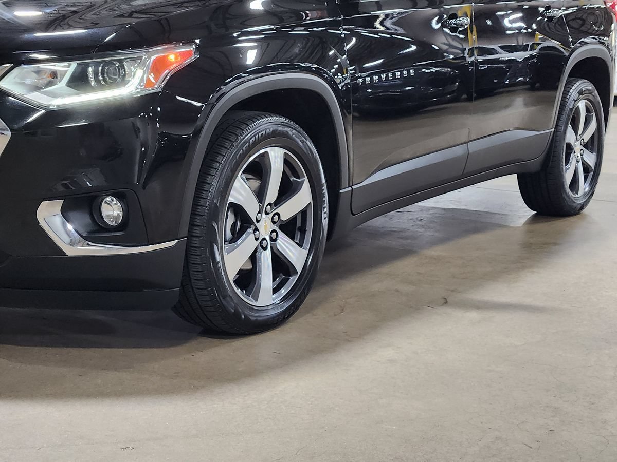 Used 2019 Chevrolet Traverse LT w/ LT Premium Package AWD/4WD image 17