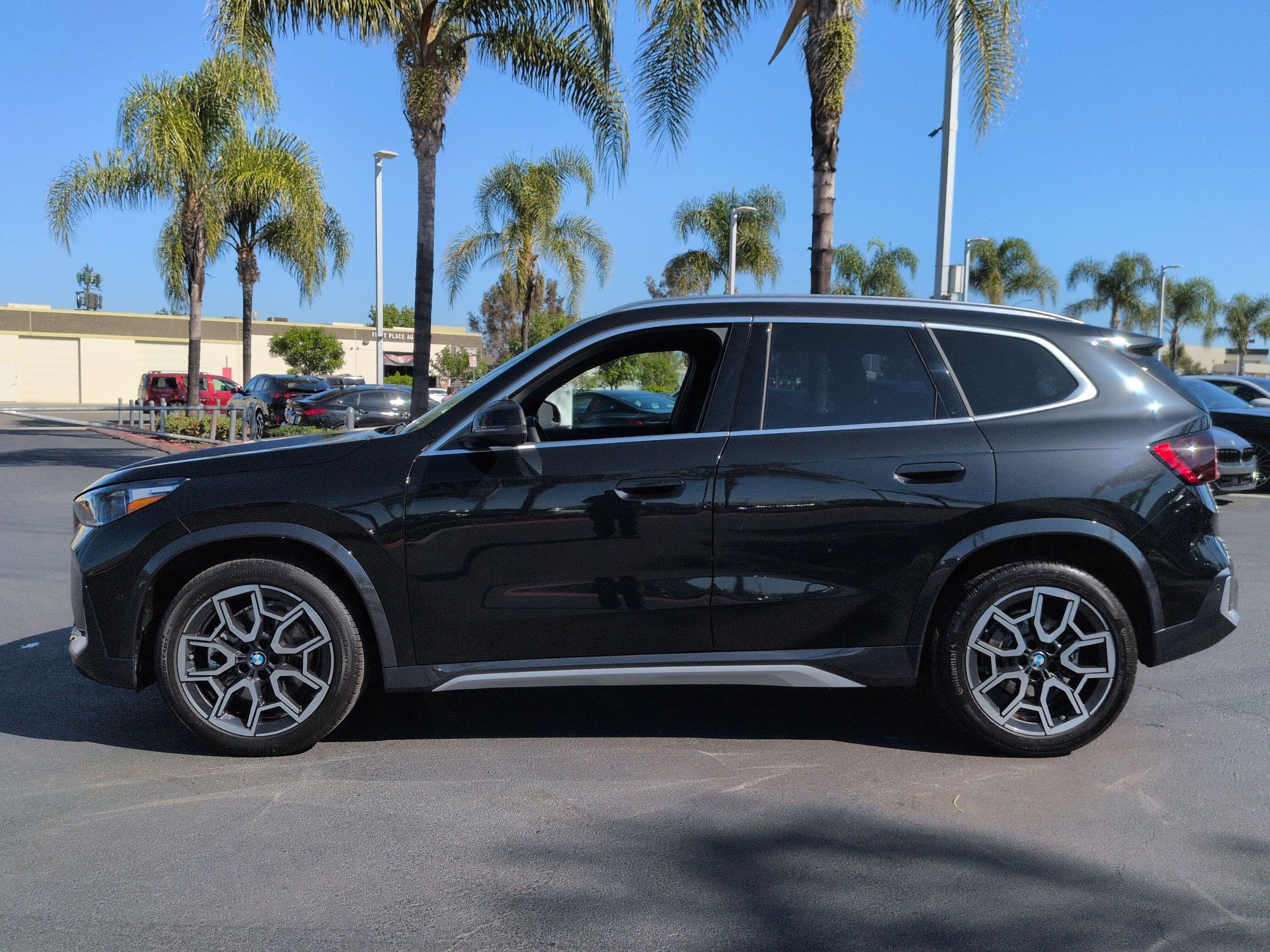 Used 2025 BMW X1 xDrive28i w/ Convenience Package AWD/4WD image 7