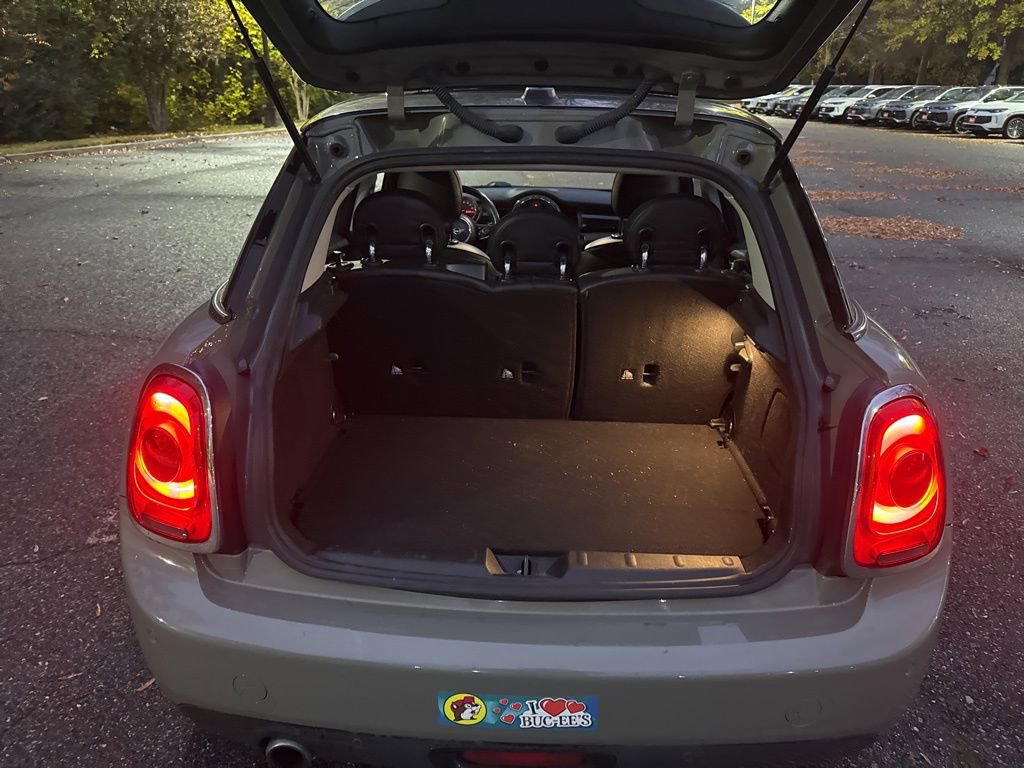 Used 2019 MINI Cooper 4-Door Hardtop image 29