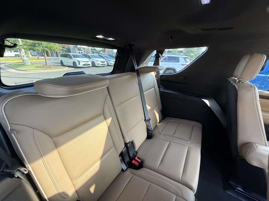 Used 2021 Chevrolet Tahoe Premier AWD/4WD image 17