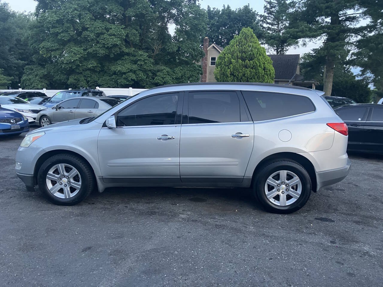 Used 2010 Chevrolet Traverse LT AWD/4WD image 10