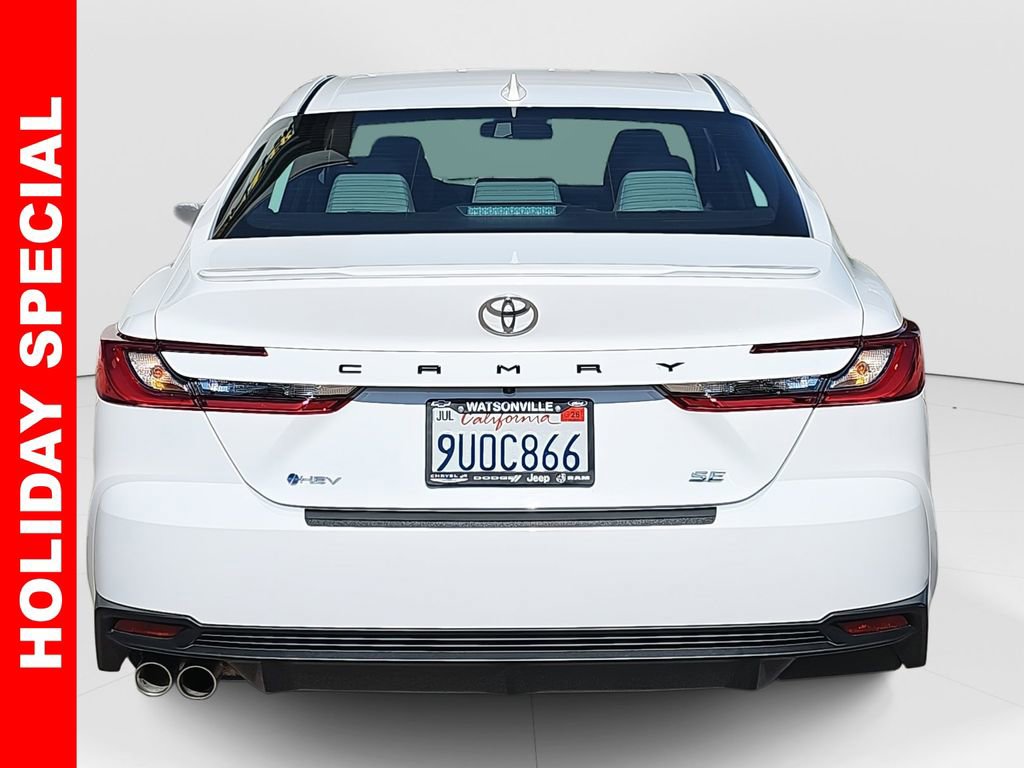 Used 2025 Toyota Camry SE image 4