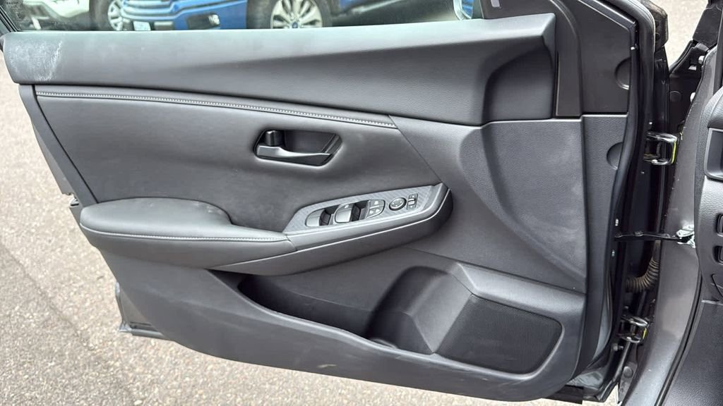 Used 2025 Nissan Sentra S image 6