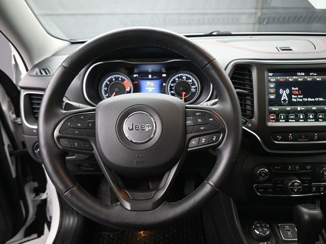 Used 2019 Jeep Cherokee Trailhawk image 2