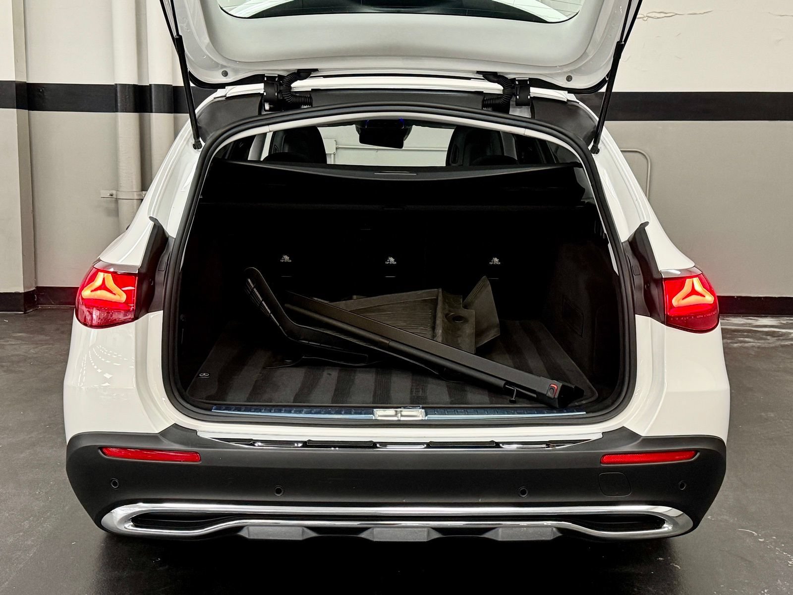 Used 2025 Mercedes-Benz E 450 4MATIC All-Terrain Wagon image 15