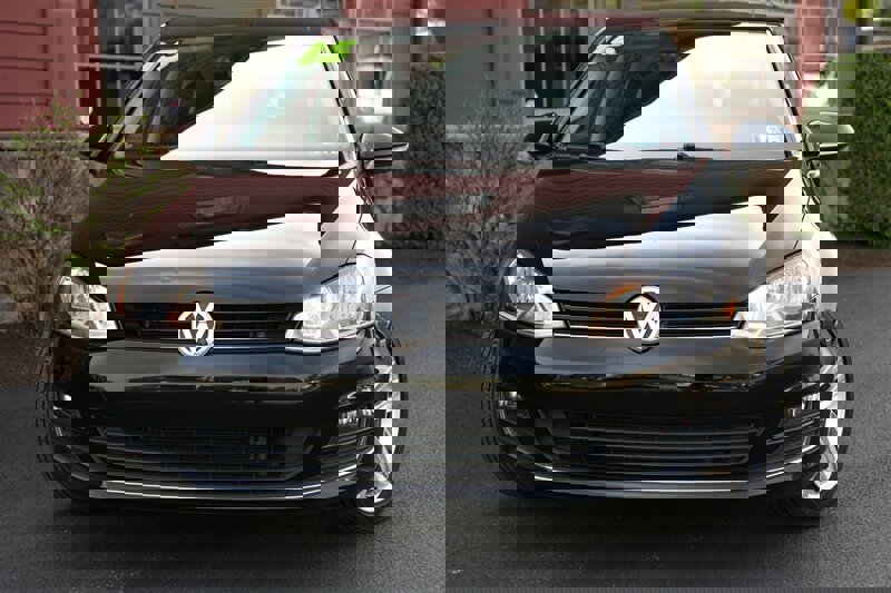 Used 2015 Volkswagen Golf SEL FWD image 2