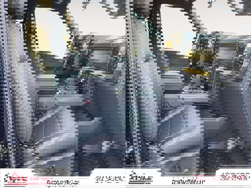 Used 2025 Ford F150 Lariat w/ Equipment Group 501A Mid image 15