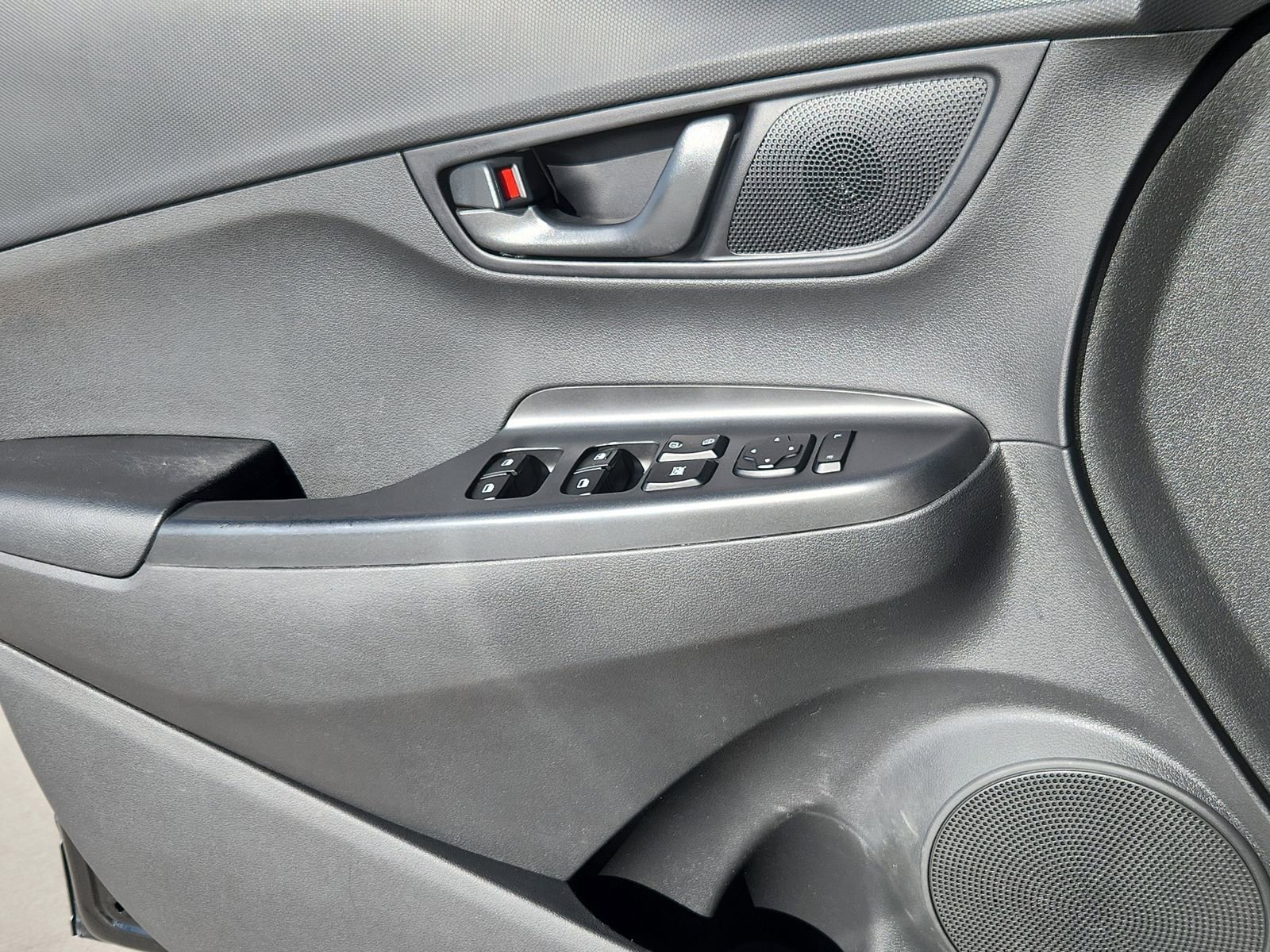 Used 2022 Hyundai Kona SEL w/ Cargo Package image 9