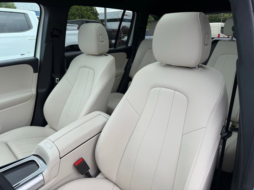 Used 2026 Mercedes-Benz GLB 250 image 13