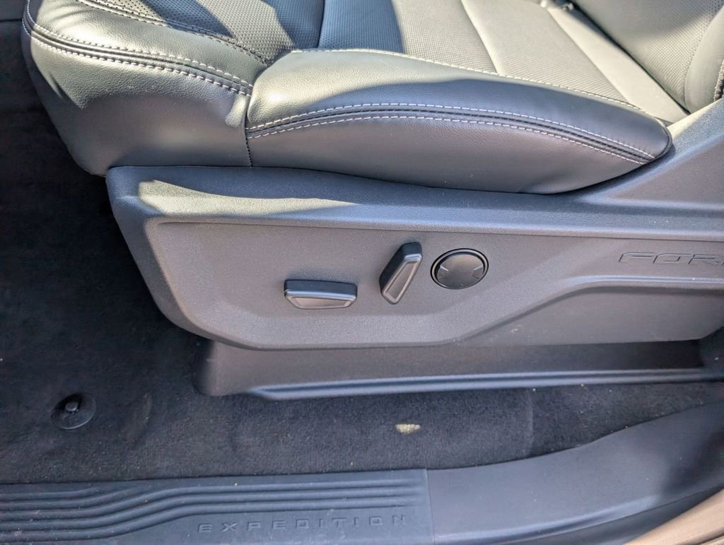 New 2026 Ford Expedition Max Platinum image 27