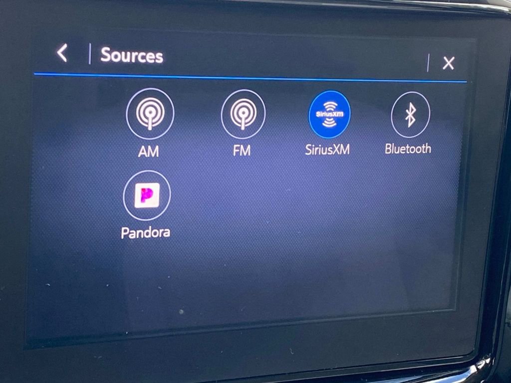 Used 2021 Chevrolet Traverse LT FWD image 36