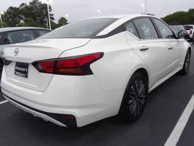 Used 2025 Nissan Altima 2.5 SV FWD image 4