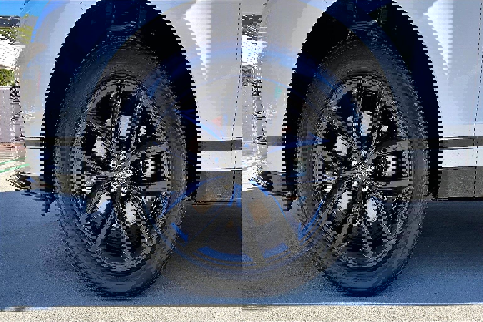 Used 2025 Land Rover Range Rover Velar Dynamic SE image 8