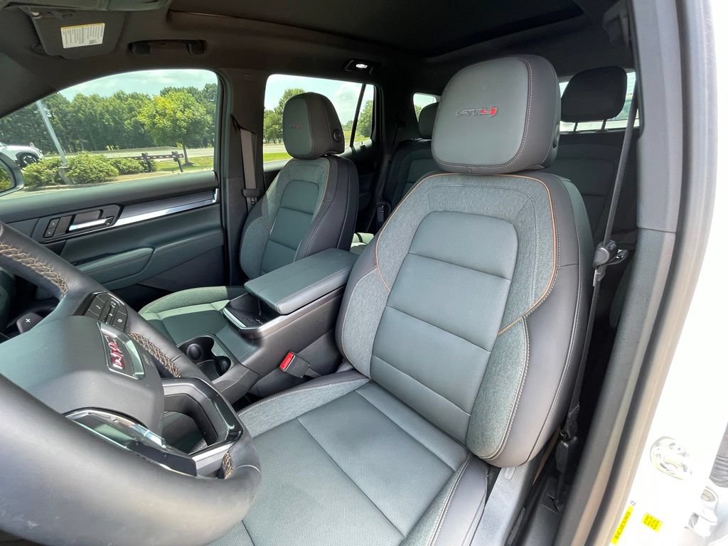 Used 2026 GMC Terrain AT4 w/ Technology Package II AWD/4WD image 22