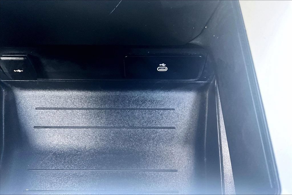 Used 2025 Land Rover Defender 110 S AWD/4WD image 34