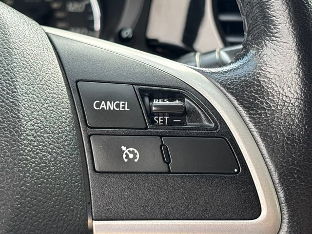 Used 2014 Mitsubishi Outlander SE AWD/4WD image 18