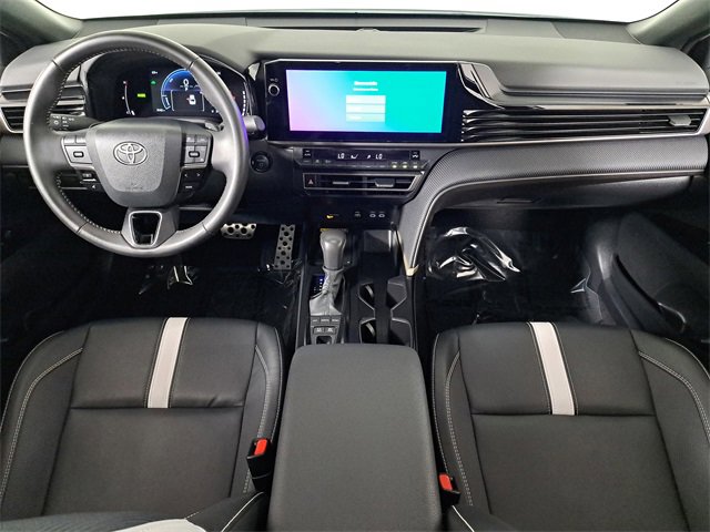 Used 2025 Toyota Camry SE image 16