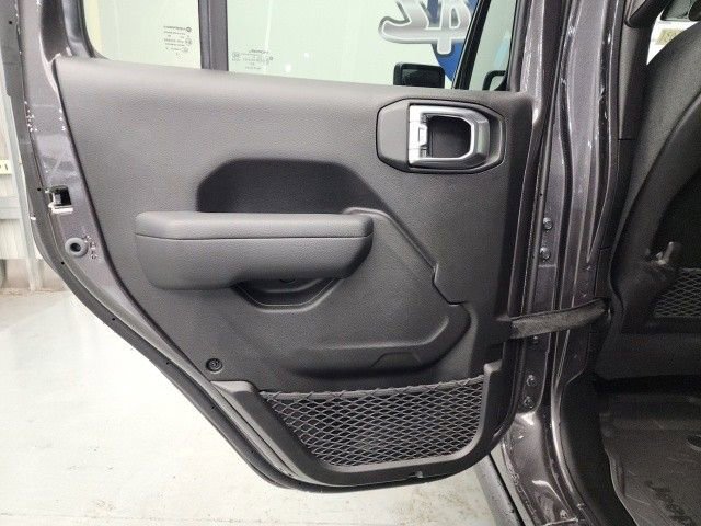New 2025 Jeep Wrangler Unlimited Rubicon AWD/4WD image 22