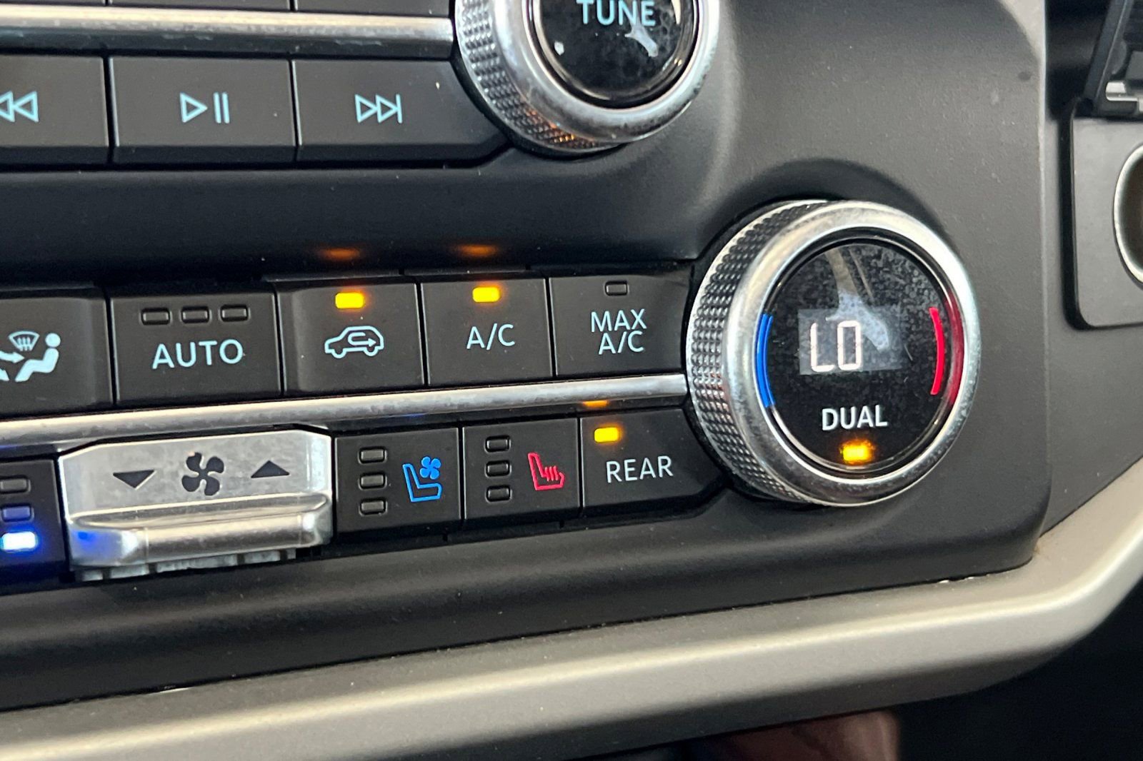 Used 2023 Ford Expedition Limited image 29