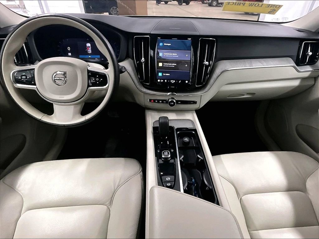 Used 2024 Volvo XC60 B5 Plus image 21