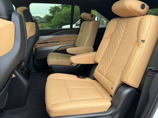 Used 2025 Cadillac Escalade IQ Luxury 2 AWD/4WD image 19