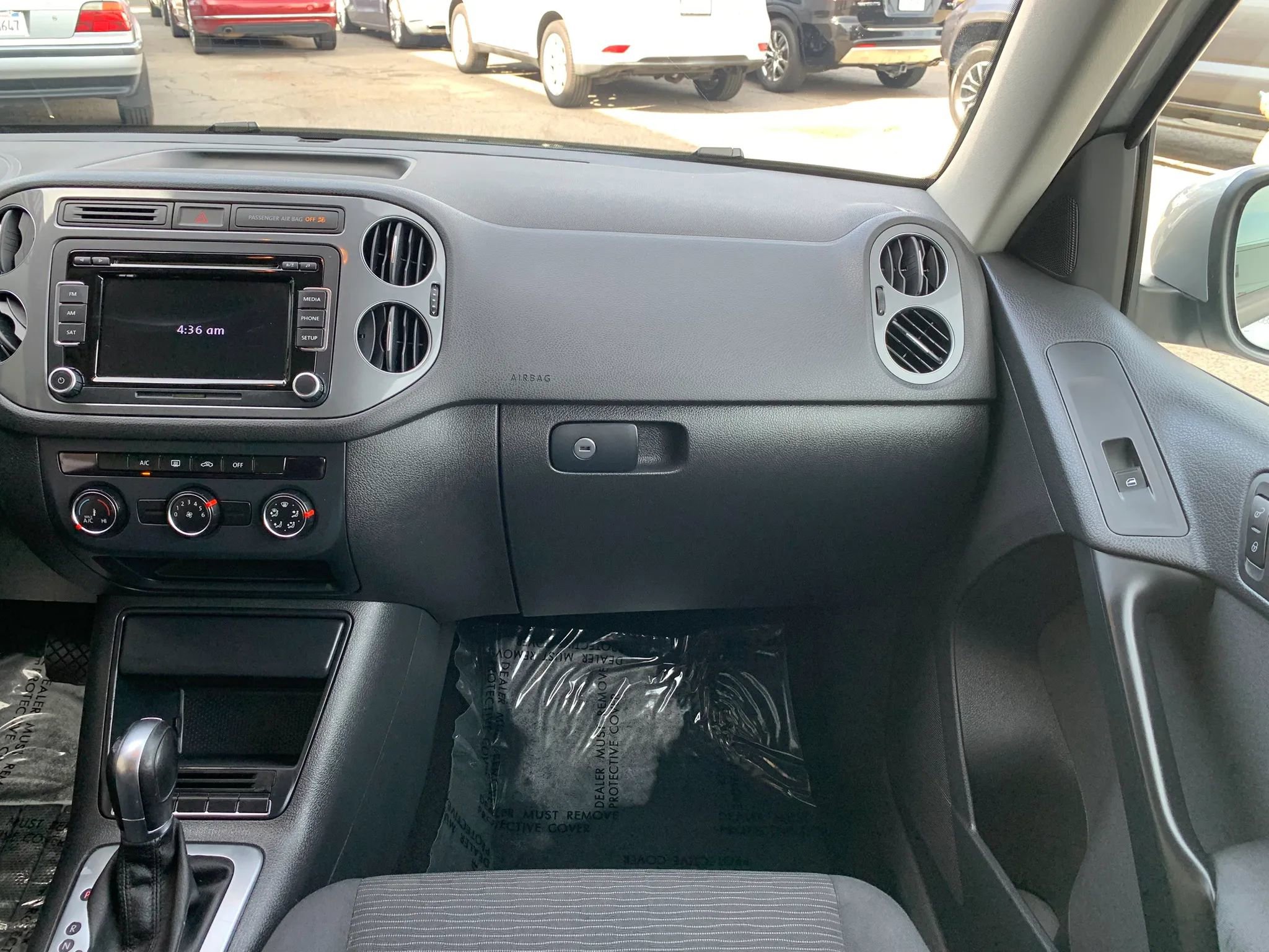 Used 2015 Volkswagen Tiguan S image 14